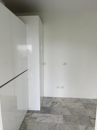 Imagen 9 de 15 de Apartamento En Venta En Colinas De Bello Monte Cerca De La Embajada Americana