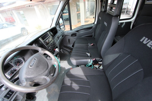 Imagem 18 de 25 de Iveco Daily 70c17 Cabine Dupla Único Dono