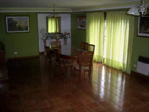 Imagen 13 de 27 de Quinta En Venta - 5 Dormitorios 3 Baños - 396mts2 - Mar Del Plata