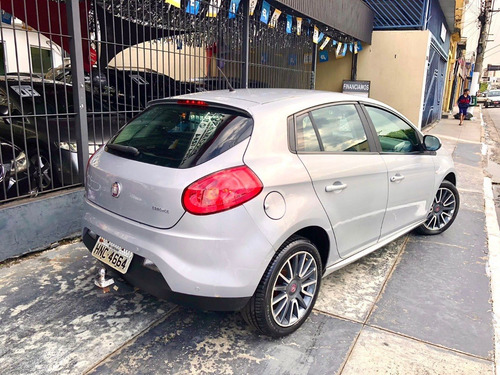 Imagem 3 de 4 de Fiat Bravo Essence 2012 1.8 16v
