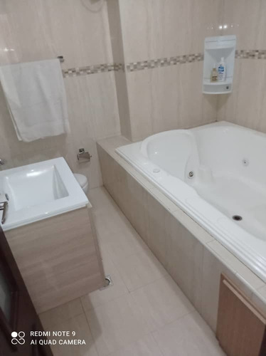 Imagen 9 de 14 de Bello Apartamento En Club Parque Mar. 0412-2094422