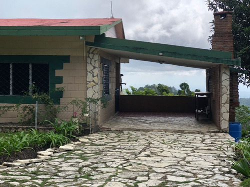 Vendo Casa De Veraneo En La Colonia, San Cristobal