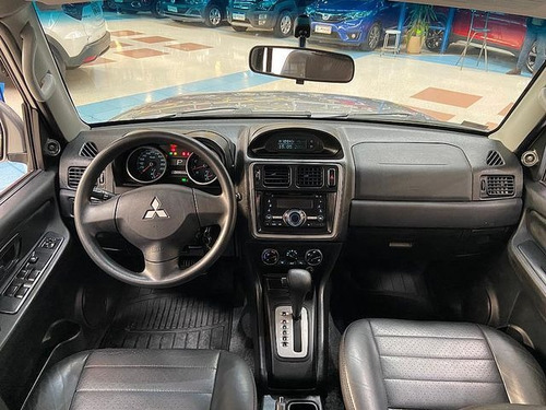Imagem 7 de 8 de Mitsubishi Tr4 2.0 4x2 16v 140cv Automatica 2015