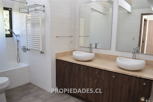 Imagen 21 de 27 de Casa En Condominio En Arriendo En Lo Barnechea