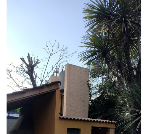 Casa Chalet 7 Ambientes En Parque Leloir Dueño Vende. Con Gran Parque Arbolado , Pileta Y Parrilla