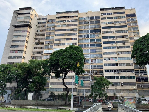 Imagen 1 de 14 de Oficina En Venta 98m2 Av Libertador