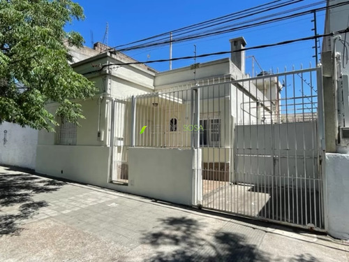 Hermosa Casa A Metros De La Avenida