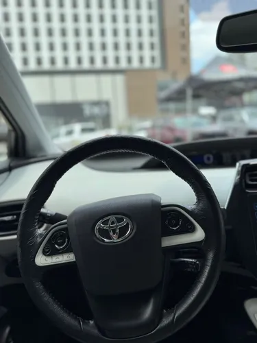 Toyota Prius 1.8 Premium Cvt