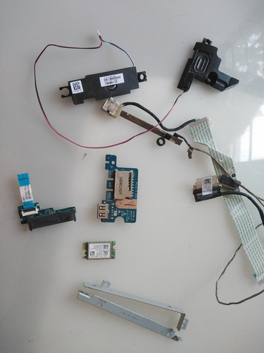 Conector Del Disco Duro Y Refacciones Para Hp 15 (Usado)