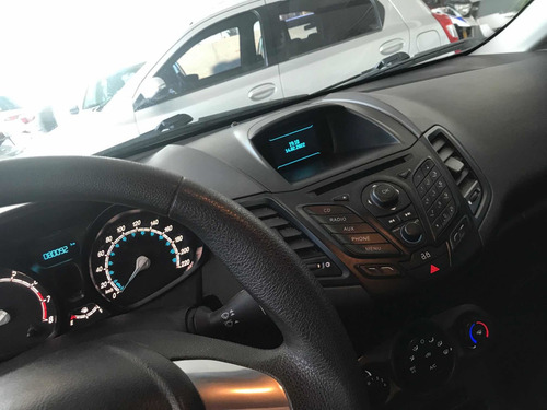 Imagen 14 de 15 de Ford Fiesta Kinetic Design 2014 1.6 Sedan S Plus 120cv