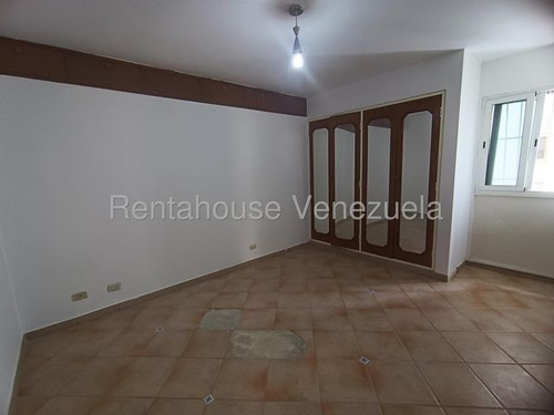 En Calle Ciega De Los Ruices, Se Vende Apartamento Listo Para Ocupar, 25-24466 Mvg