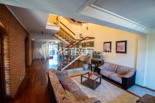 Casa En Venta 6 Ambientes Con Cochera En Villa Del Parque