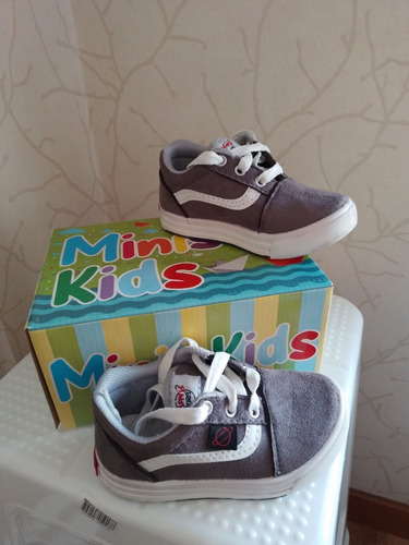 Zapatillas Minis Kids Talle 23 Gris- Un Solo Uso Impecable