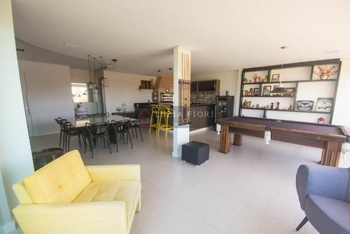 Imagem 9 de 13 de Rua Iririú - Residencial E Comercial - Excelente Sobrado Residencial Com Sala Comercial Mobiliada De Frente Para A Rua. Averba - 163 - 69962088