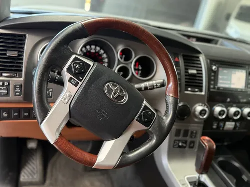 Toyota Sequoia 5.7 Platinum At