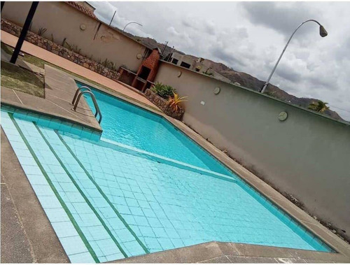 Imagen 1 de 18 de Mh Townhouse Valles De Camoruco