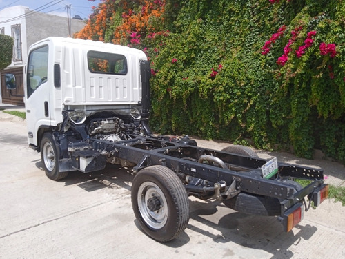 Isuzu Elf 100 2022 1.5 Toneladas 4 Cilindros Diesel