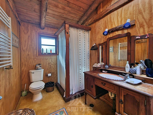 Casa En Arriendo De 8 Dorm. En El Quisco