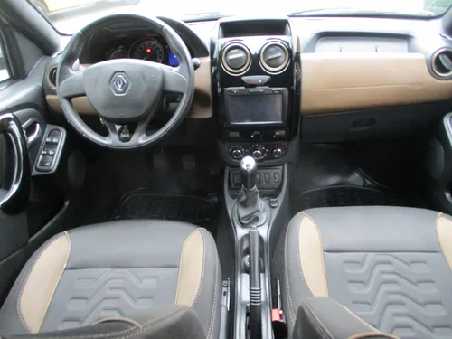 Renault Duster 1.6 DYNAMIQUE DAKAR 4X2 MT AA