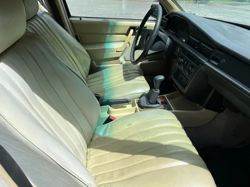 Mercedes-Benz 190 E 2.0