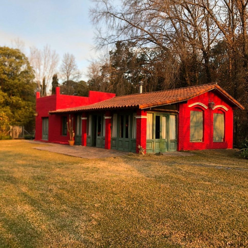 Imagen 1 de 16 de Hermoso Chalet En Venta En Barrio Parque Natura - Campana