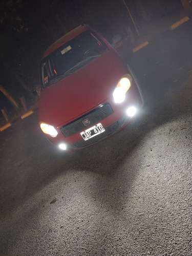 Imagen 3 de 13 de Fiat Palio Weekend Treking 1.4