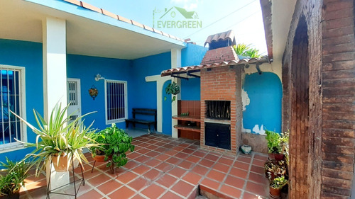 Imagen 1 de 11 de Casa En Venta En Barcelona, Sector El Saman. Inf 04248345991