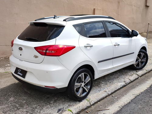 JAC T40 1.6 16V GASOLINA PLUS 4P CVT