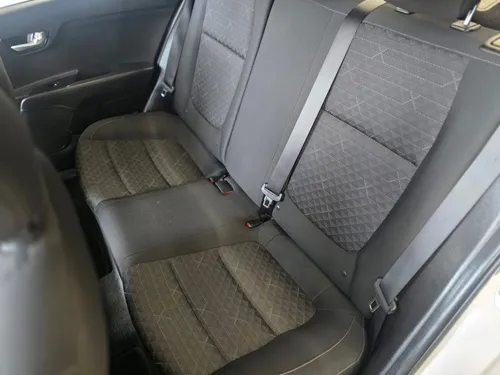 Kia Rio 1.6 L Sedan At