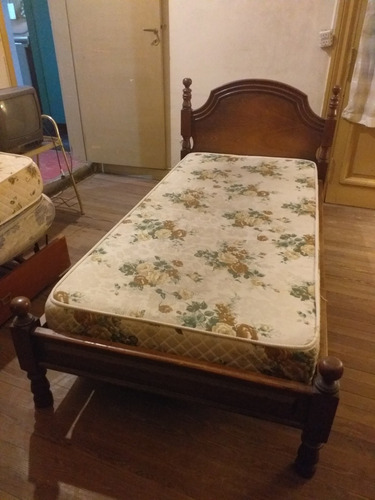 Cama De Roble Maciza Con Patas Torneadas