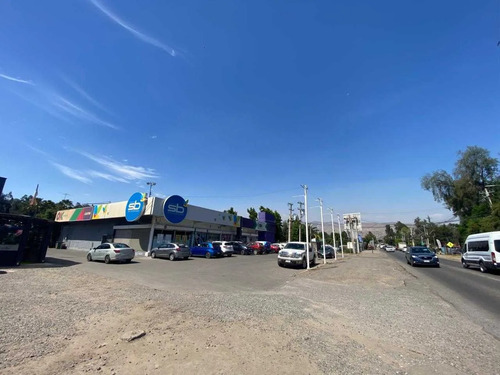 Local Comercial Av Chicureo - Strip Center