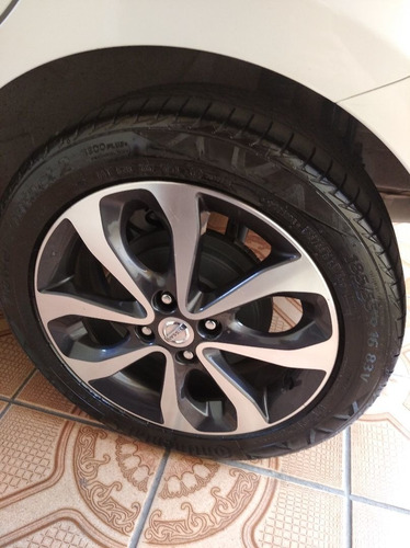 Nissan March 2015 1.6 16v Sl 5p