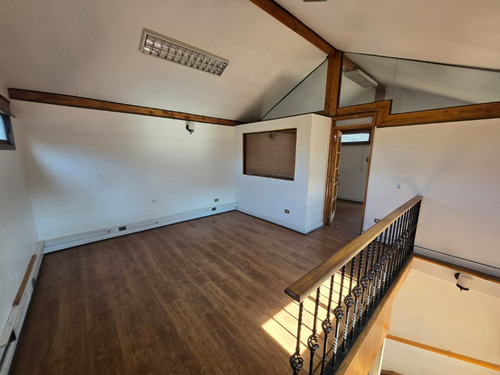 Casa Con Potencial Comercial Y Residencial Amplios Espacio