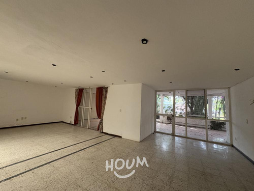 Casa En Colinas De San Javier, Guadalajara Con 7 Recámaras, 1305 M², Id: 151607