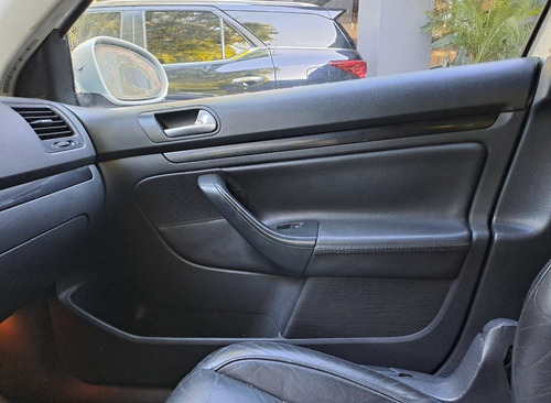 Volkswagen Vento 2.5 Luxury Tiptronic 170cv