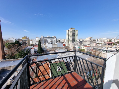 Vende Departamento 2 Amb (parte Indivisa) Con Cochera Zona Comercial Flores