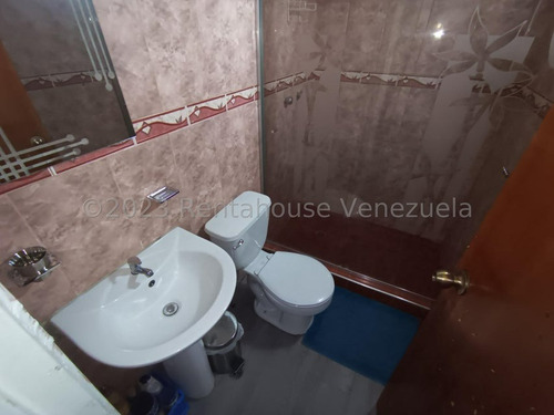 Imagen 27 de 30 de Hermoso Townhouse Ubicado En Conjunto Cerrado Con Pozo, Vigilancia Privada Y Doble Porton De Acceso, Es Moderno Y Tendencia Minimalista, Cuenta Con Su Cocina Empotrada Equipada, Pisos Laminados