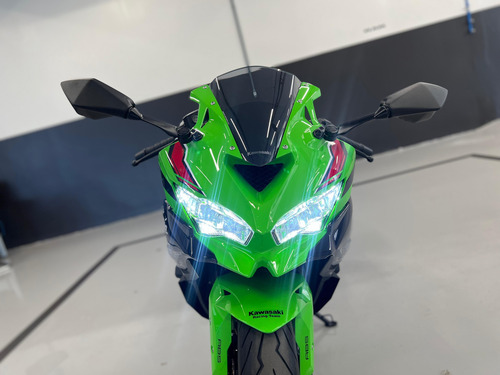 Moto Esportiva Zx4-r, 4 Cilindros, Boa Para Cidade E Estrada