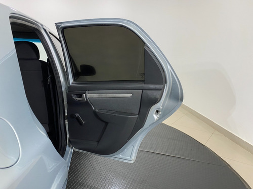 Imagem 11 de 18 de Chevrolet Celta