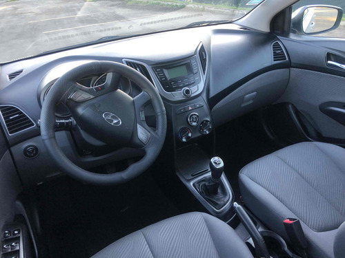 Hyundai HB20S 1.6 COMFORT PLUS 16V FLEX 4P MANUAL