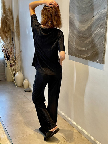 Imagen 2 de 5 de Pijama Conjunto Saten Plisee Dama Elegante Y Comodo Y Suave