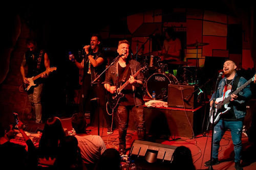 Show Musical Banda De Covers En Vivo (cumbia + Fiesta)
