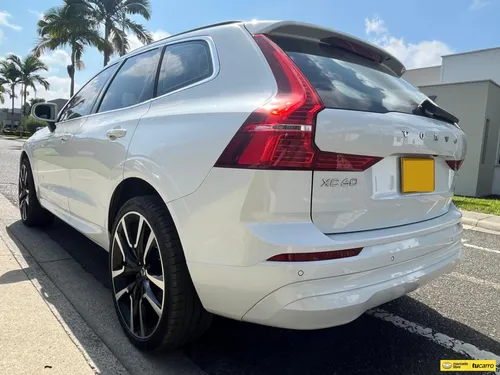 Volvo XC60 B5 MOMENTUM