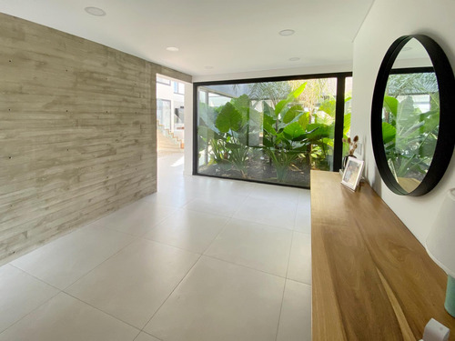 Espectacular Casa A La Laguna En Venta | El Canton Barrio Islas - Escobar