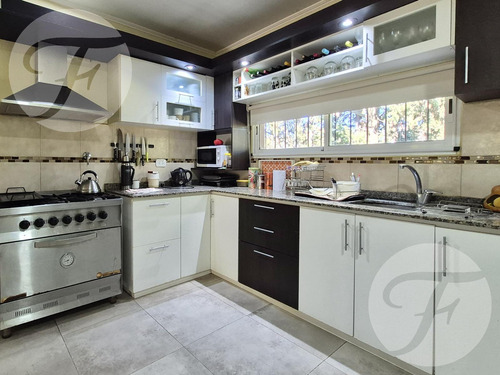 Casa Quinta En Venta Barrio Los Azahares, San Pedro