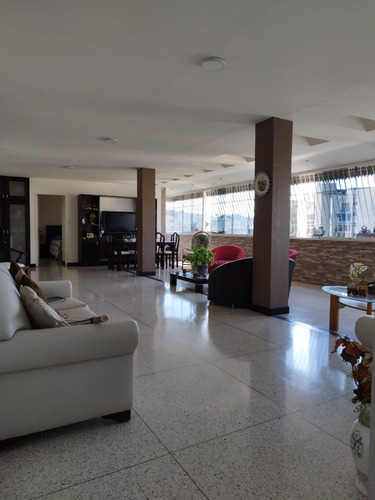Penthouse En Av. Roosevelt, Urb. Los Rosales, Caracas, Distr