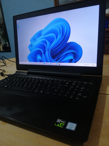 Laptop Lenovo Ideapad 700-15 Isk  (Reacondicionado)