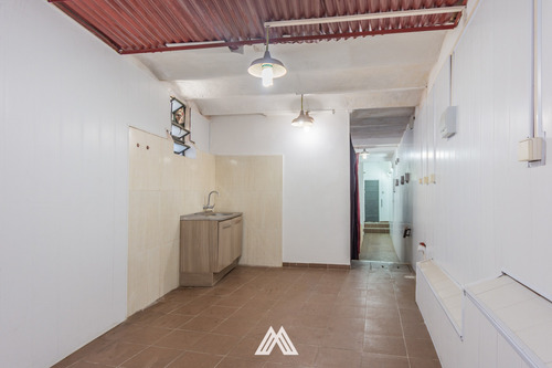Local Comercial- Multiproposito- Deposito 74 Mt2