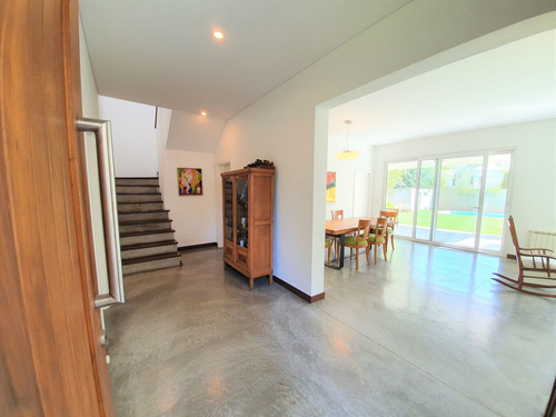 Casa En Venta En San Isidro, Barrio Santa Rita