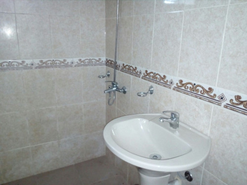 Imagen 9 de 10 de Vivienda 2 Dormitorios Con Cochera Y Parrillero Techado
